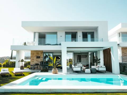 Modern 4 Bedroom Villa in Tabata